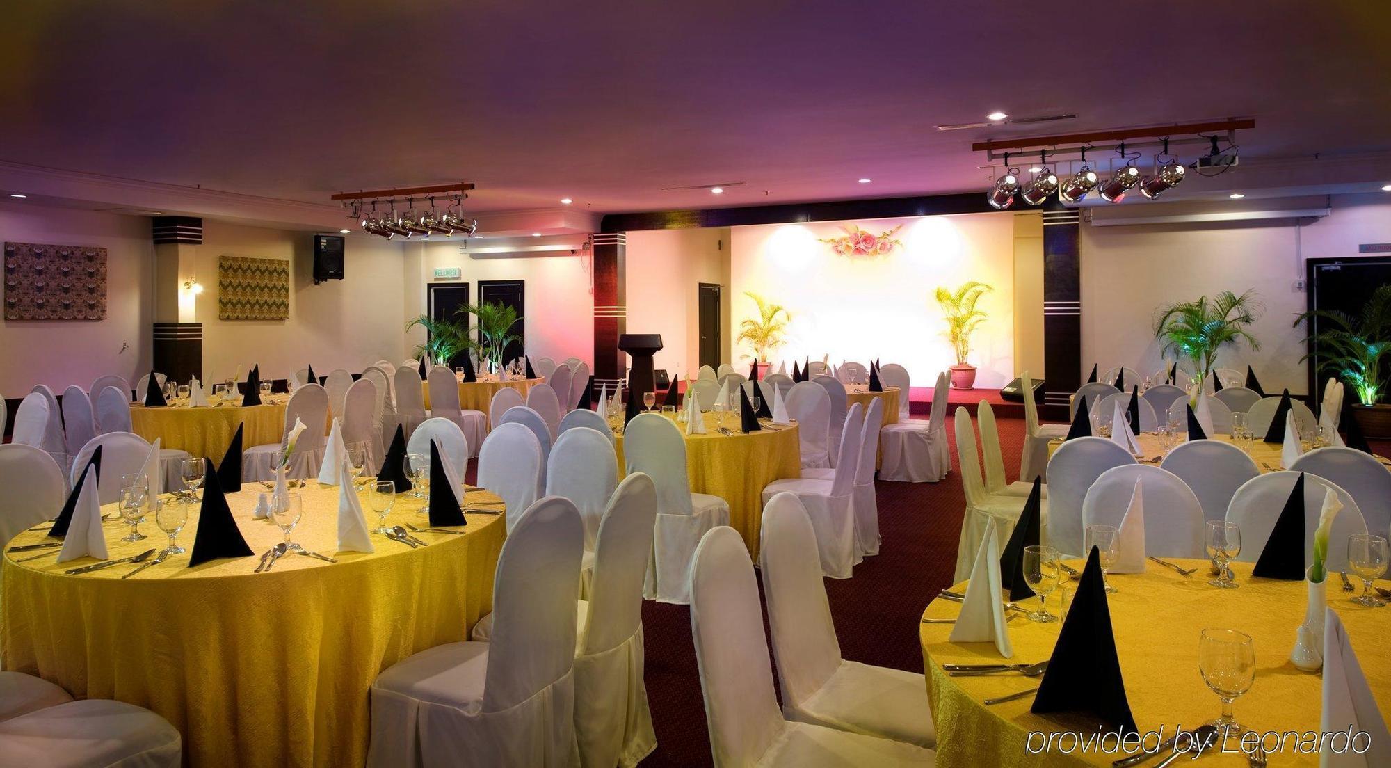 Wana Riverside Hotel Malacca Restaurant billede